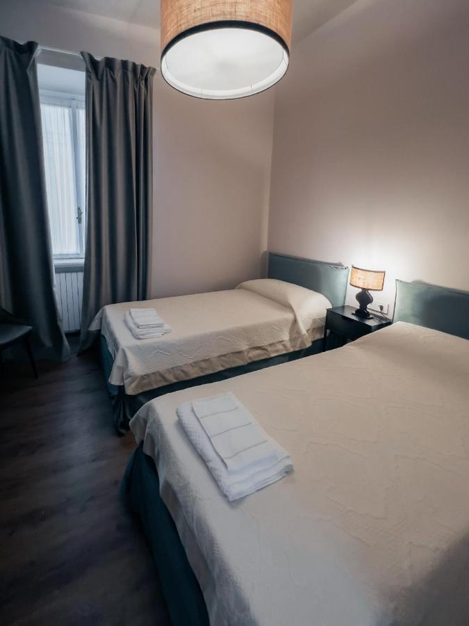 Caffe Delle Rose Les Chambres Verbania Bagian luar foto