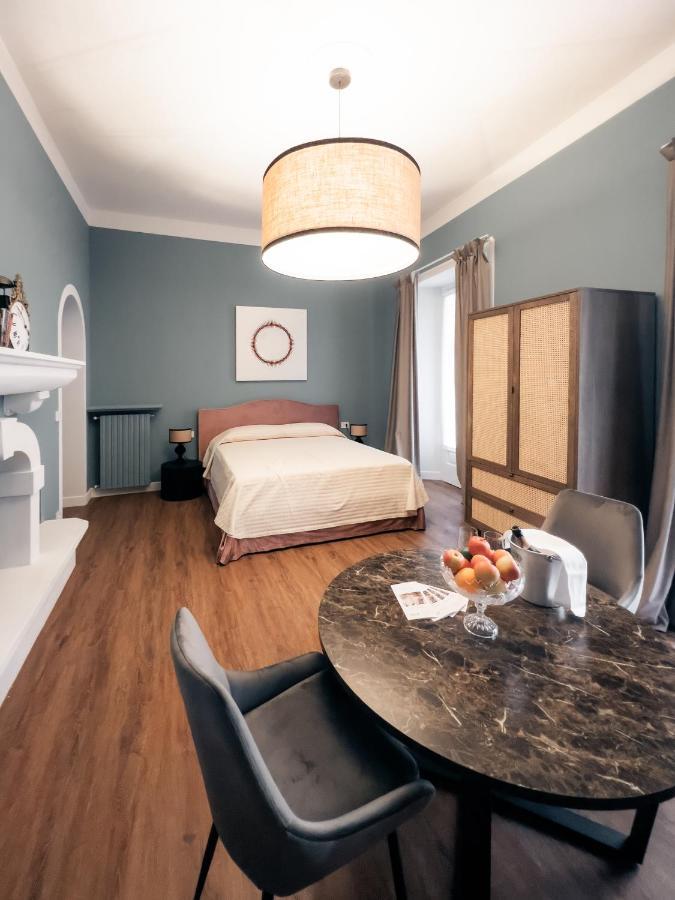 Caffe Delle Rose Les Chambres Verbania Bagian luar foto