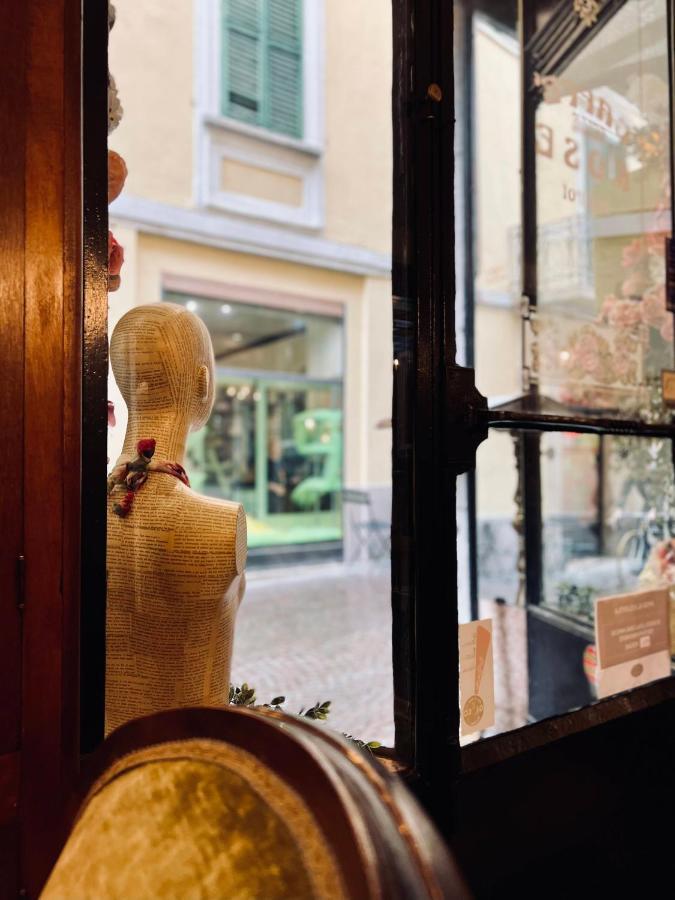 Caffe Delle Rose Les Chambres Verbania Bagian luar foto